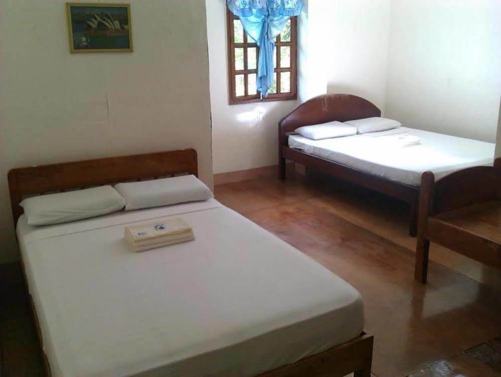 לובוק Hilltop Cottages מראה חיצוני תמונה